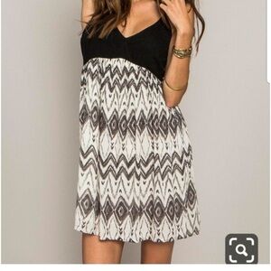 NWT O'neill Anabella Criss Cross  Back Mini Dress Black And Cream Pattern Size L